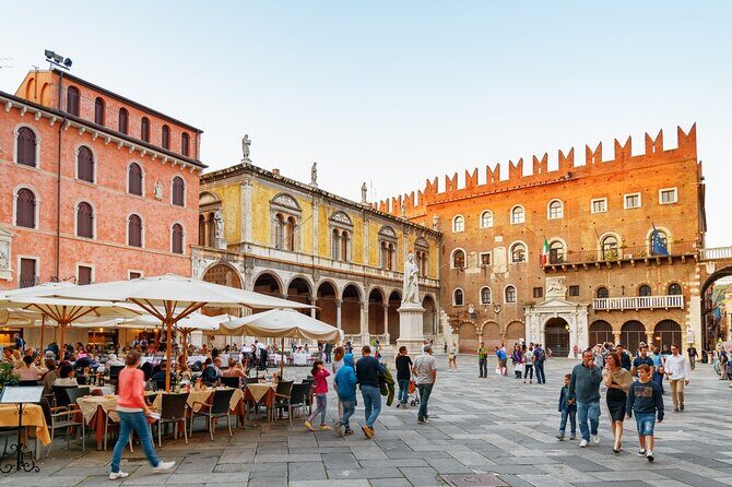 3 Hour Shared Walking and Aperitivo Tour of Verona - Meeting at Castelvecchio and getting oriented fast