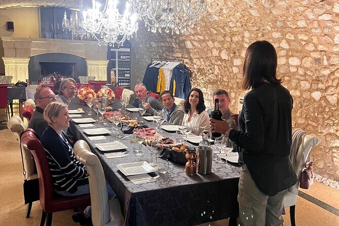Discover the Amarone wine: 1 winery with delicious food pairing - Meeting at P.za Brà and Getting to Sant’Ambrogio