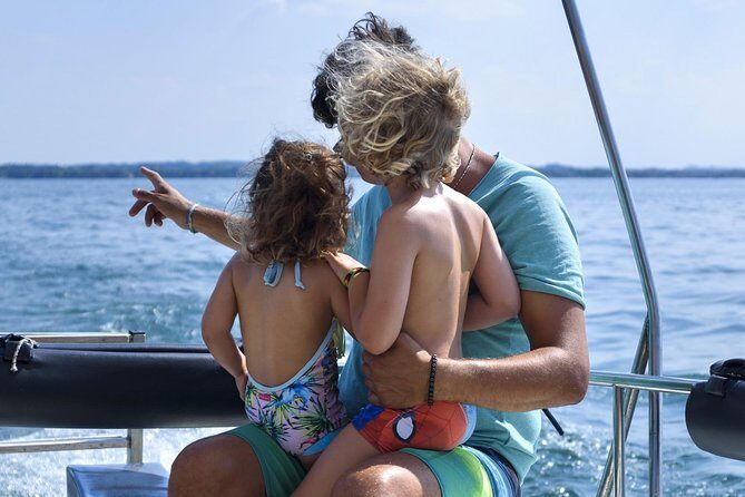 From Peschiera: Southern Lake Garda cruise with lunch - The swim stop and vegetarian lunch: the best timing on the whole trip
