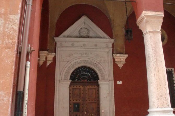Hidden Verona at Sunset - evening walking tour - Piazza dei Signori: Architecture of power (and where to look next)
