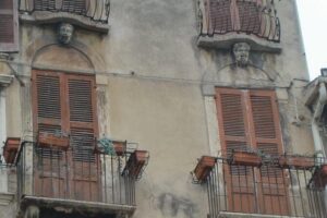 Hidden Verona at Sunset - evening walking tour - The street mark and the Arena square: from everyday streets to tragedy
