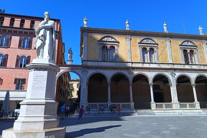 Hidden Verona & Kids Fun tour - Piazza delle Erbe: the market square with real texture