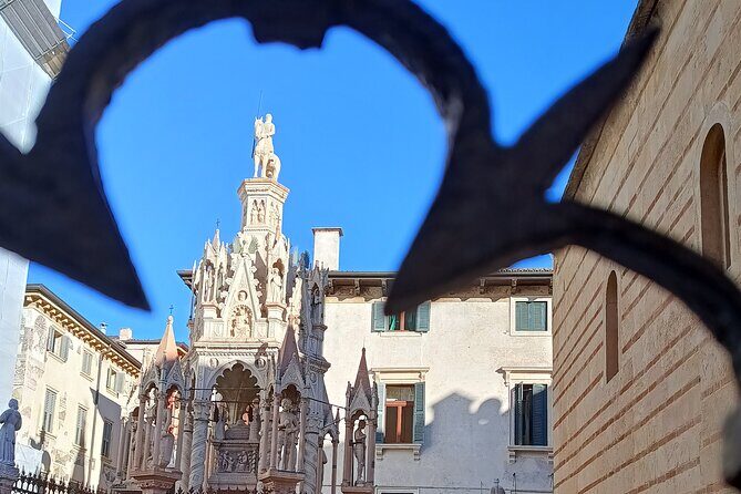 Hidden Verona & Kids Fun tour - Arche Scaligere: why these tombs are worth your time