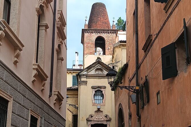 Hidden Verona & Kids Fun tour - Meeting in Piazza Bra (and why that matters)