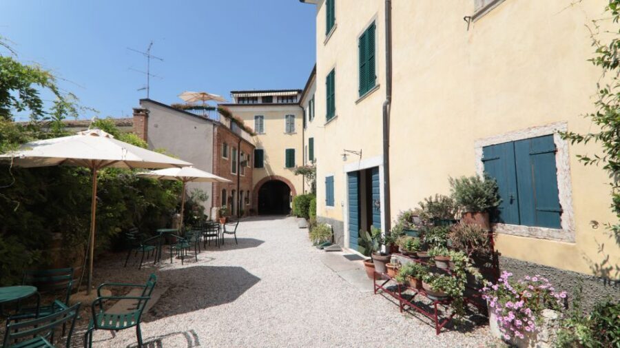 Lazise: Historical Center Wine Tasting Tour - Entering ZF4 Cellar: what the setting adds to the wine
