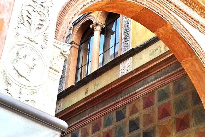 Make your Romantic Proposal in the City of Love - The Lungadige San Giorgio walk: love legends with river sounds