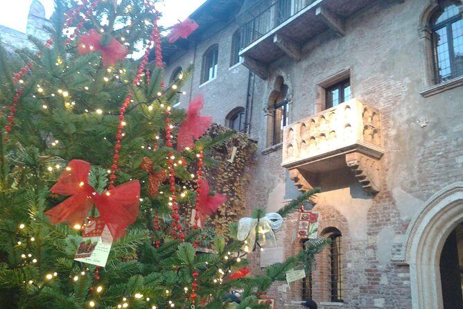 Make your Romantic Proposal in the City of Love - The Well of Love: a practical stop on the way to Juliet