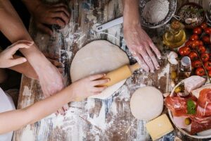 Private Pizza & Tiramisu Class at a Cesarina's home with tasting in Verona - Pizza and tiramisù in a Verona home kitchen