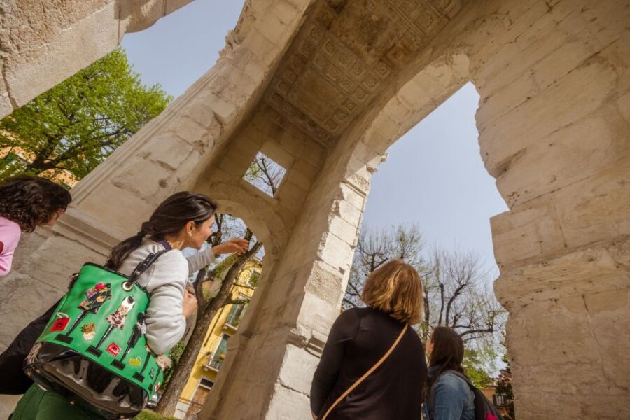 The Highlights of Verona Small Group Walking Tour - The Quick Photo Stops That Make the Big Sights Feel Real