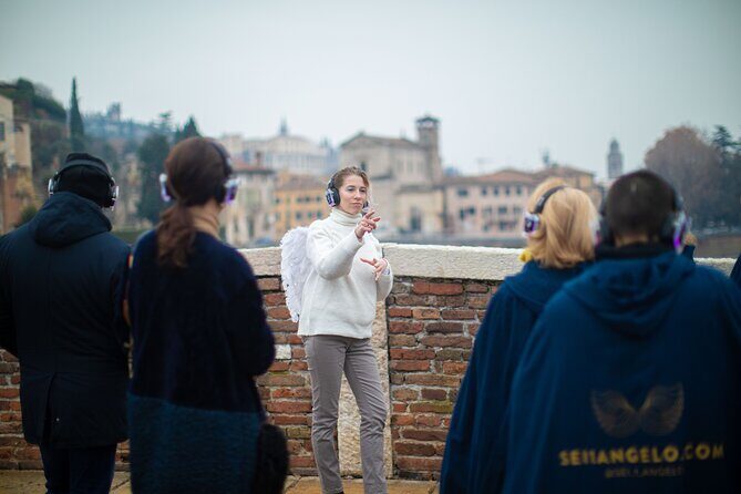 Tour Guidato nel centro di Verona accompagnato da un Angelo - Piazza dei Signori and the Scaligeri power story (including Dante)