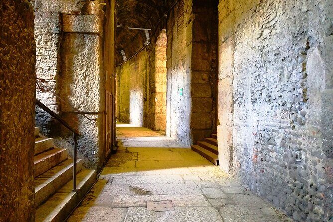Tour to the Arena di Verona at the Gladiator's Time - Gladiators, emperors, and stories you can repeat later