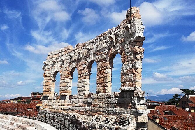 Tour to the Arena di Verona at the Gladiator's Time - Getting the best view: pacing for photos and questions