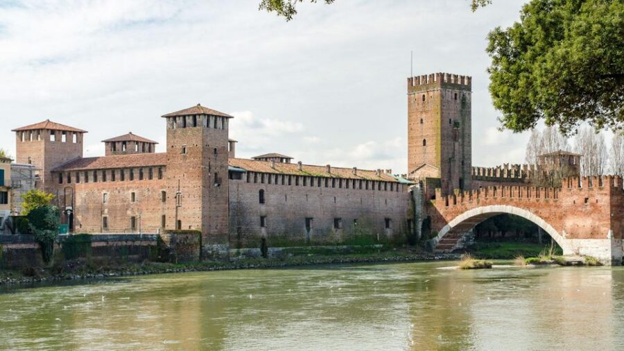 Verona Audioguide - TravelMate app for your smartphone - The 21 audio tracks: pacing your day without feeling rushed