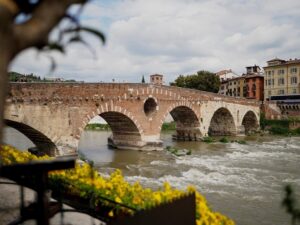 Verona Bike Tour, self-guided - Pickup at Itinera Bike & Travel and setting up your phone