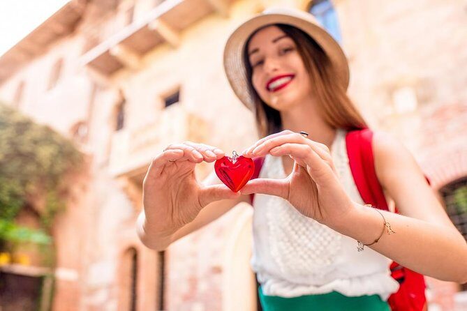 Verona by Moonlight: A Nighttime Path Through History and Romance - A 1.5-Hour Night Tour That Hits the Sweet Spot