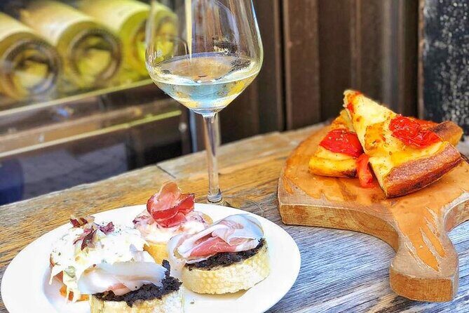 Verona Full Meal & Wine Tasting Walking Tour by Do Eat Better - Via Duomo pasta stop: fresh handmade and local wine
