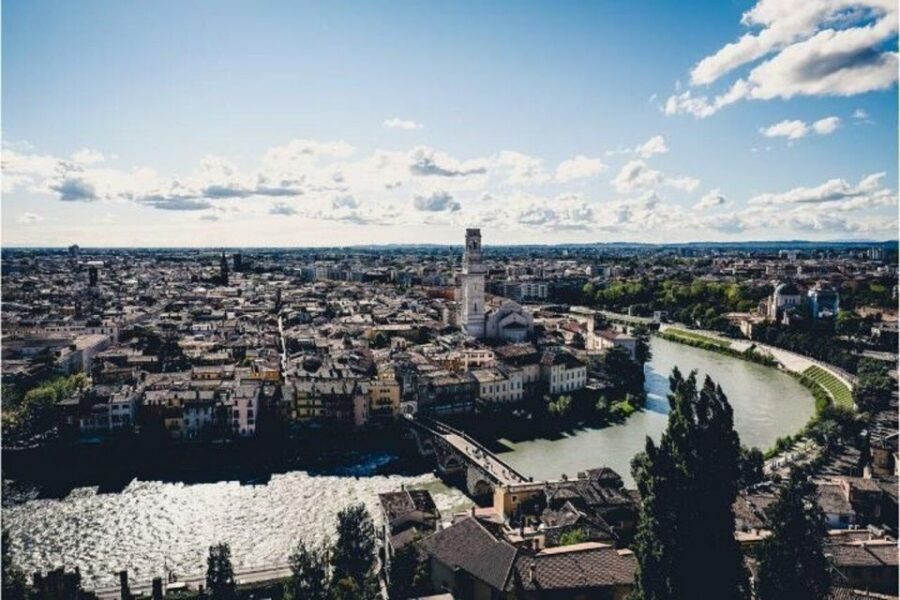 Verona: Highlights and Hidden Gems Walking Tour - Verona on Foot: Why Two Hours Feels Just Right