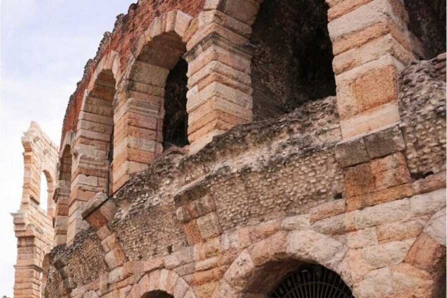 Verona: Highlights and Hidden Gems Walking Tour - Vicolo del Guasto and the Old Streets Feel Different Than the Squares