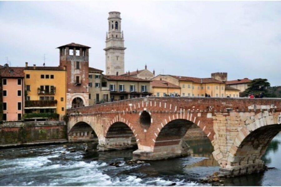 Verona: Highlights and Hidden Gems Walking Tour - Porta Borsari to Riva San Lorenzo: A Riverfront Reset