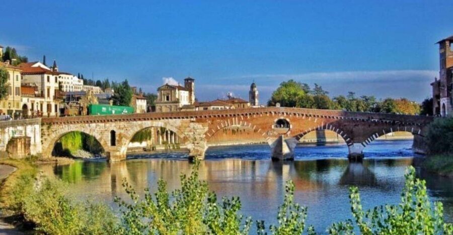 Verona: Highlights and Hidden Gems Walking Tour - Piazza Bra to the Arena: First Impressions That Actually Matter