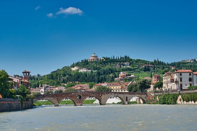 Verona Highlights with Local: Walking Tour Juliet's House Tickets - Meeting point at Verona Porta Nuova: your first practical step