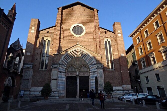 Verona Highlights with Local: Walking Tour Juliet's House Tickets - Private tour for your group: how that changes the experience
