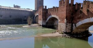 Verona: History and Hidden Gems Guided Walking Tour - Meeting at Palazzo Barbieri in Piazza Bra