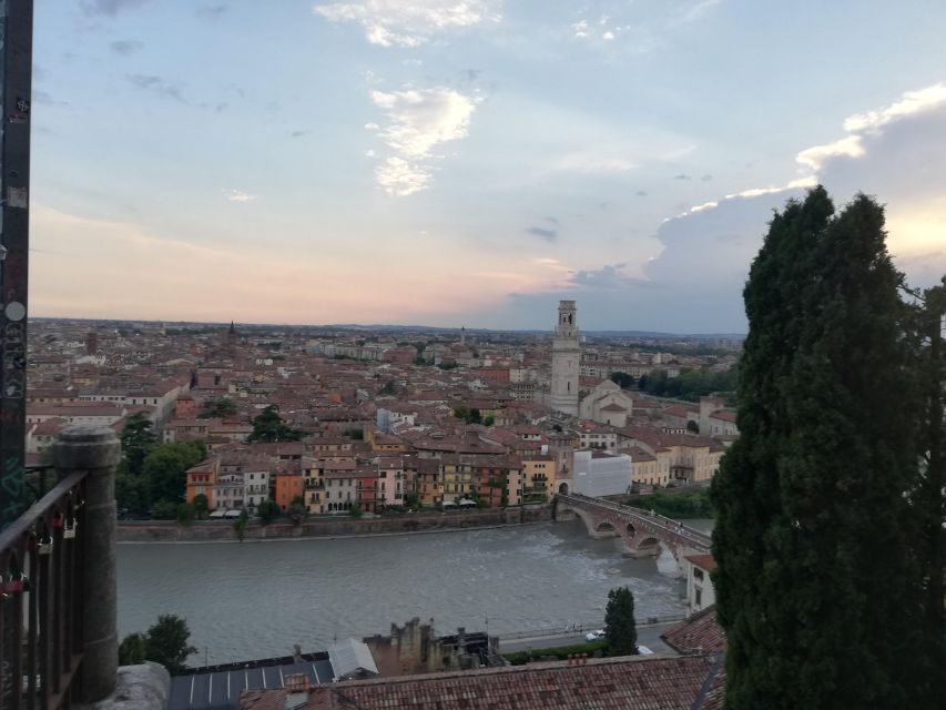 Verona: Night Walking Tour - Why Verona’s night walking tour feels better than daytime
