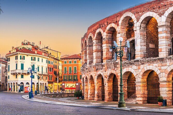 Verona Walking Tour with Audio and Written Guide by a Local - Before You Go: Smartphone Setup, Headphones, and Battery Reality
