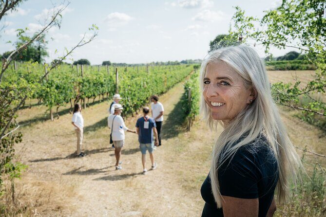 Vineyard tour and tasting of 6 Garda Wines with Giovanna Tantini - Two planned stops: Lake Garda and Castelnuovo del Garda